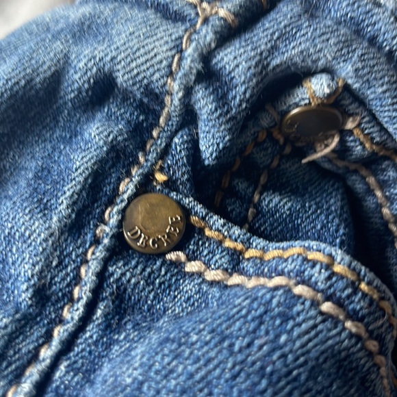 Decree short jean shorts. Size 5. - Picture 4 of 5